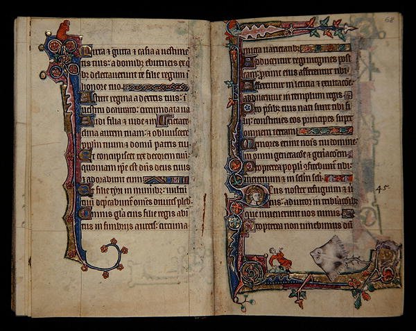 Ms 1-2005 ، صص ..67v-68r: تزلج عملاق يذهل رجلًا ، زخرفة حدود من Macclesfield Psalter ، Use of Sarum ، East Anglia ، حوالي 1330 (ورق) بواسطة مدرسة اللغة الإنجليزية