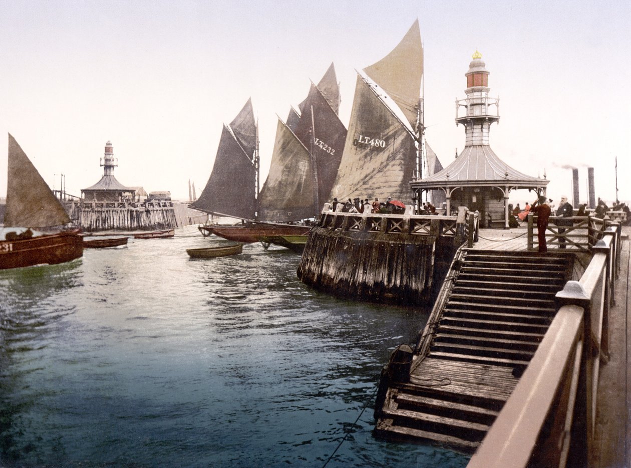 Pier Head II ، Lowestoft (صورة ملونة يدويًا) بواسطة مدرسة اللغة الإنجليزية