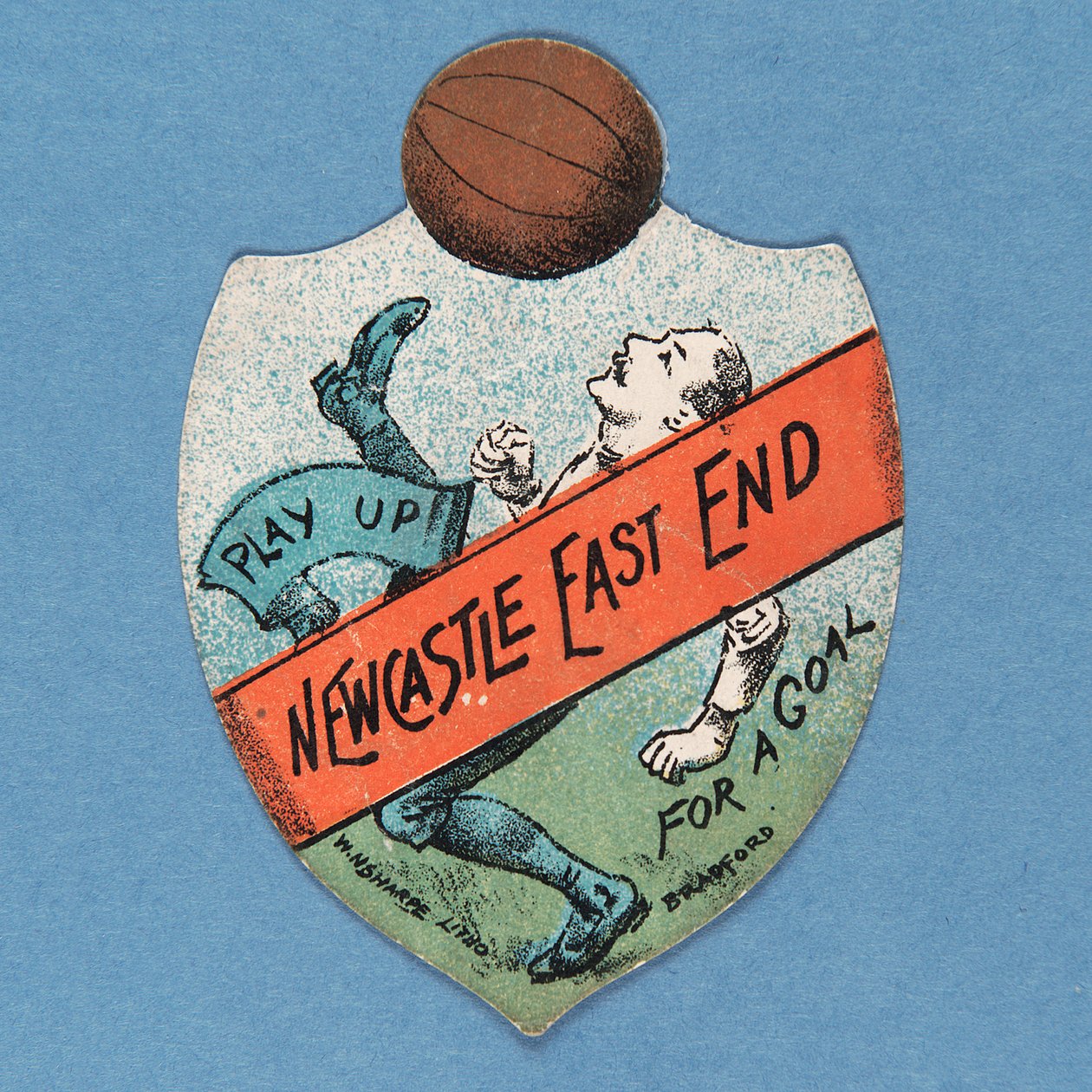 العب Up Newcastle East End For A Goal ، بطاقة Baines على شكل درع ، 1880-1889 بواسطة مدرسة اللغة الإنجليزية
