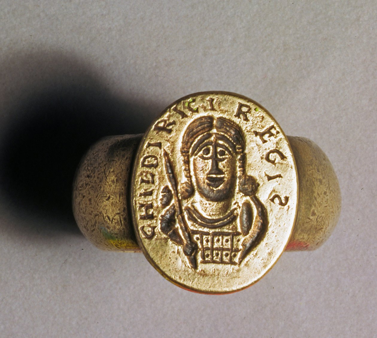 نسخة كهربائية طبق الأصل من Childerics Ring ، 1831 (معدن) بواسطة مدرسة اللغة الإنجليزية