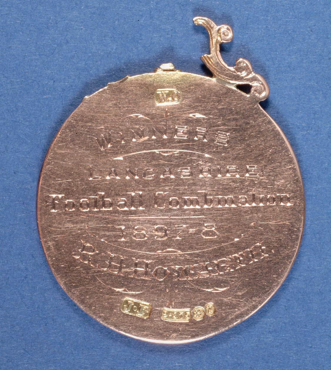 عكس ميدالية نادي بريستون نورث إند لكرة القدم ، 1897-98 (معدن) (انظر أيضًا 315000) بواسطة مدرسة اللغة الإنجليزية