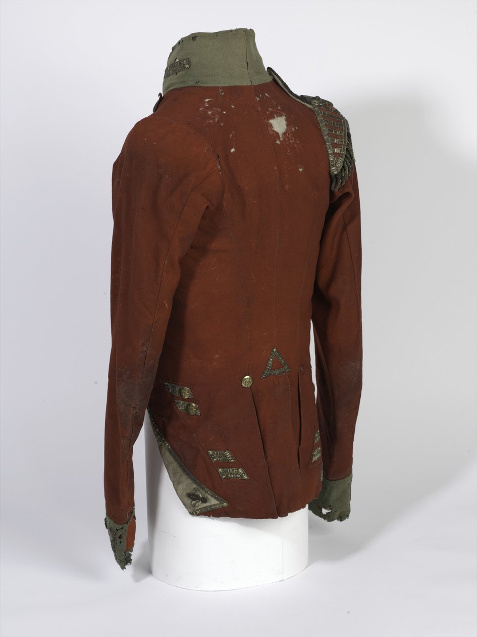 Coatee قصير الذيل ، Light Company Officers '، الفوج الثاني 69 من Bn (جنوب لينكولنشاير) ، تم ارتداؤه خلال حملة Waterloo بواسطة Lt Henry Anderson ، حوالي 1815 (قماش قرمزي وأخضر بأزرار مذهبة) بواسطة مدرسة اللغة الإنجليزية