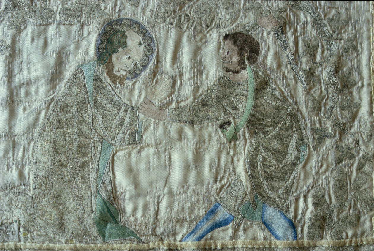 استشهاد قديس ، التفاصيل من مقدمة Steeple Aston Cope ، c.1340s (خيط فضي مذهب وحرير ملون على حك الحرير الظبي) بواسطة مدرسة اللغة الإنجليزية
