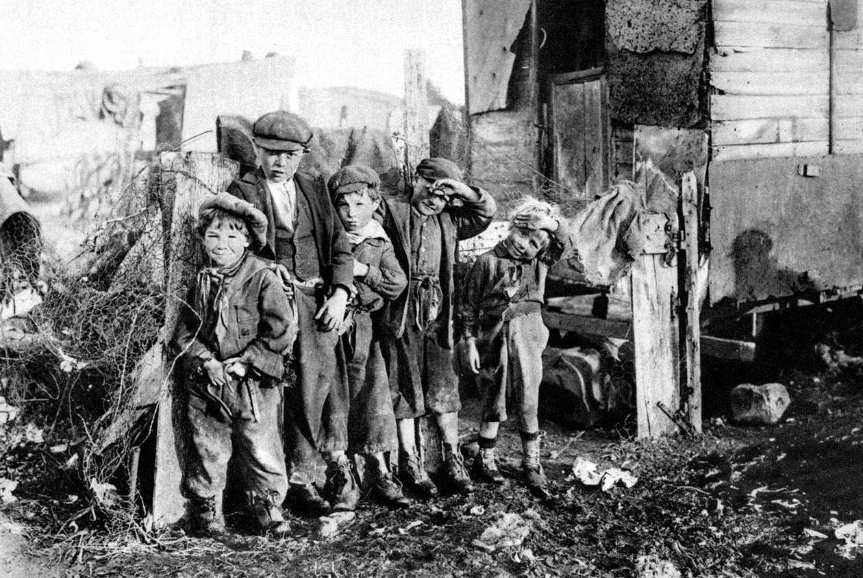مجموعة قنافذ الشوارع ، باريس ، 1931 بواسطة إرنست فلاماريون