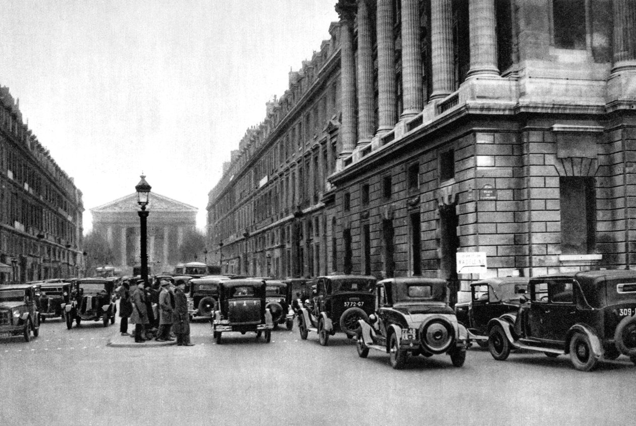 مدخل شارع رويال مع مسافة مادلين ، باريس ، 1931 بواسطة إرنست فلاماريون