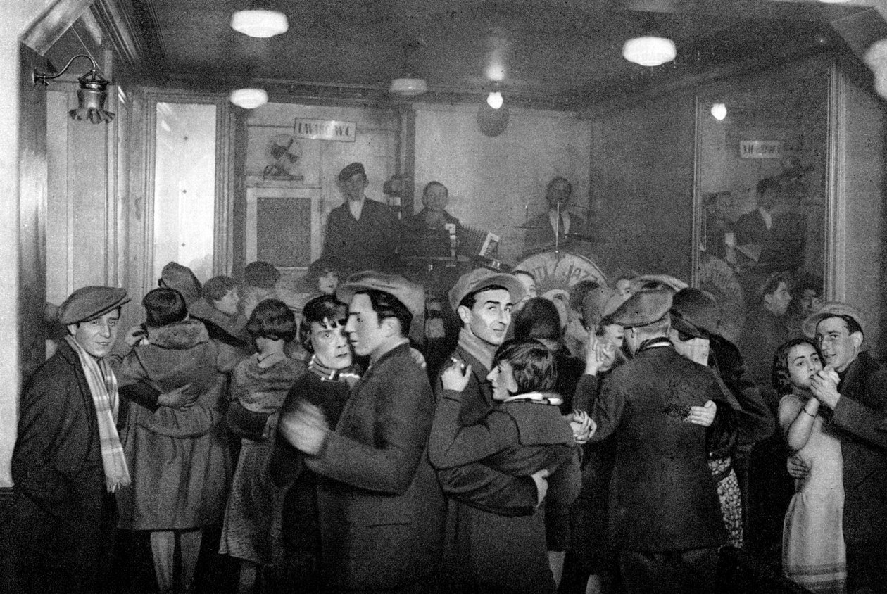 منظر داخلي لموسيقى باليه ، باريس ، 1931. بواسطة إرنست فلاماريون