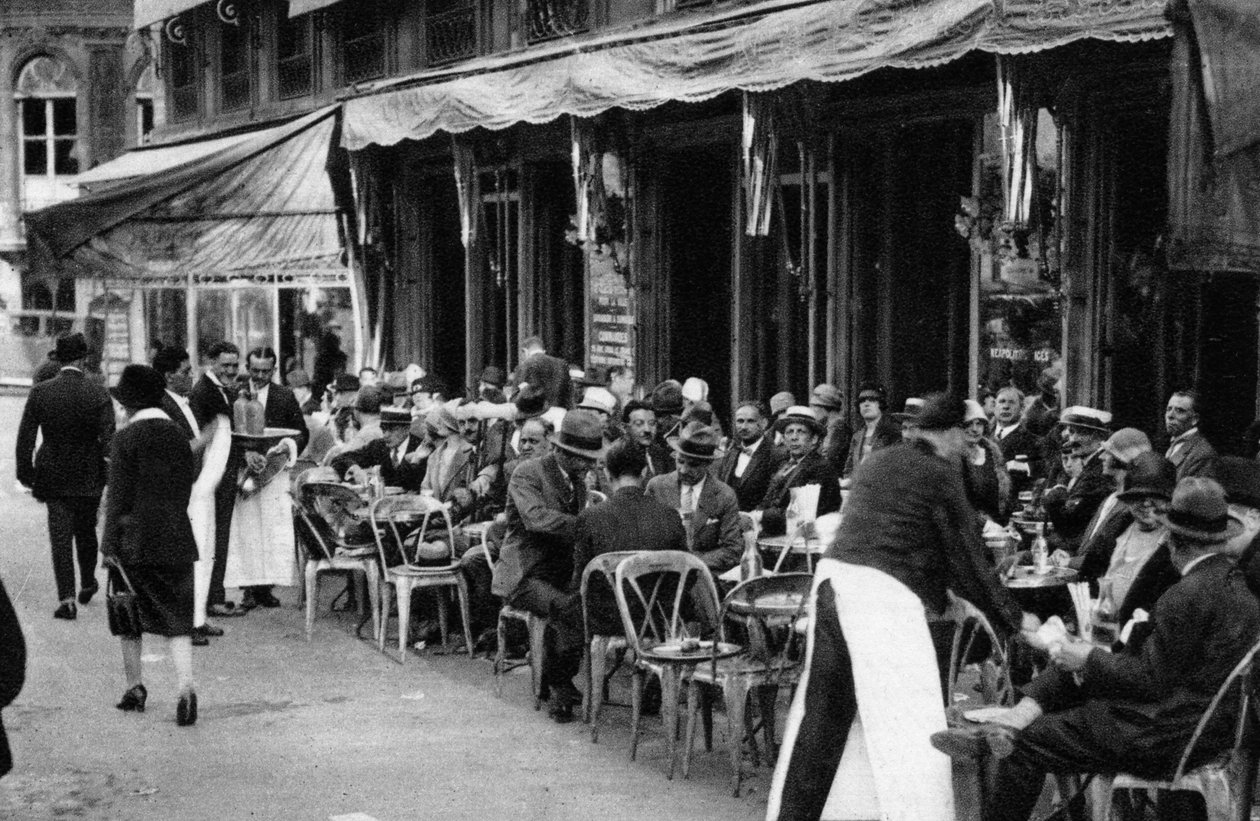 أشخاص في مقهى رصيف باريسي معروف ، 1931 بواسطة إرنست فلاماريون
