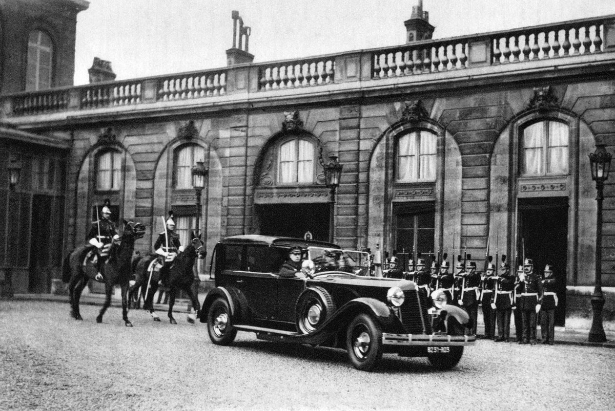 خروج رئيس الجمهورية ، باريس ، 1931 بواسطة إرنست فلاماريون