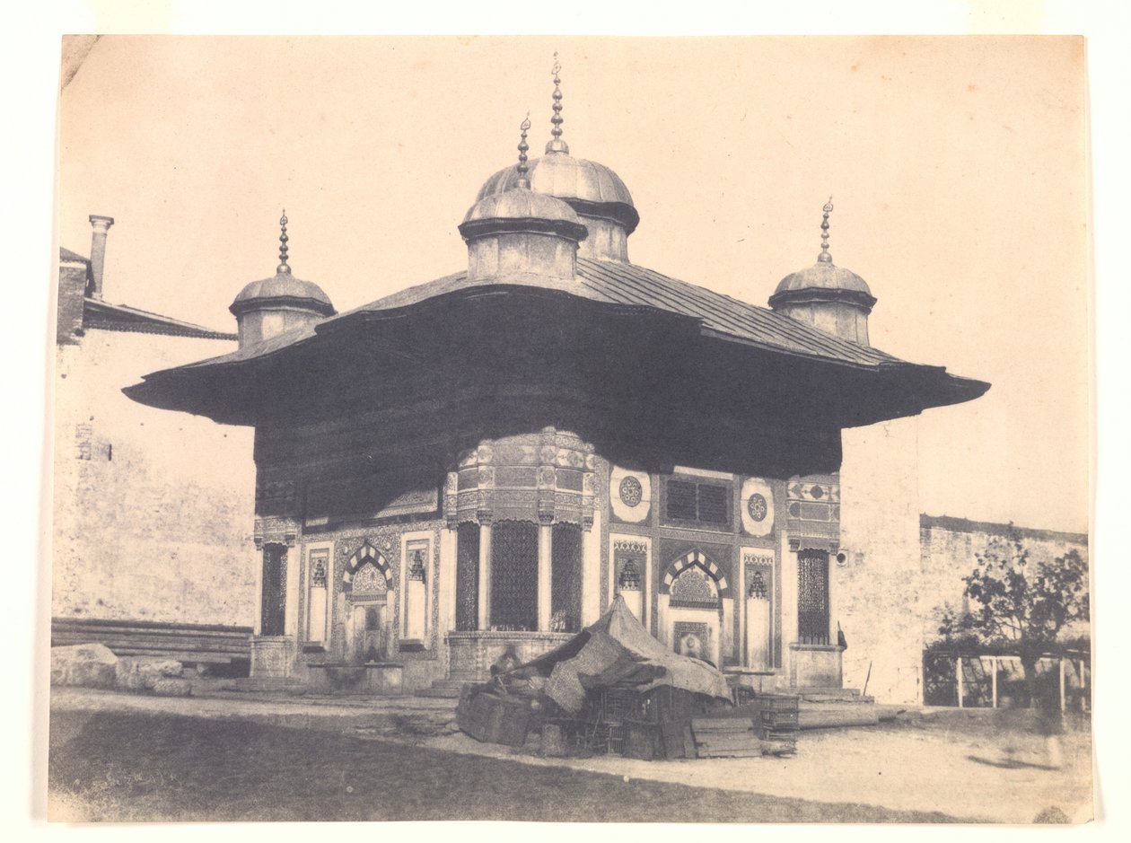 نافورة صوفيا ، القسطنطينية ، ج. 1854. بواسطة إرنست دي كارانزا
