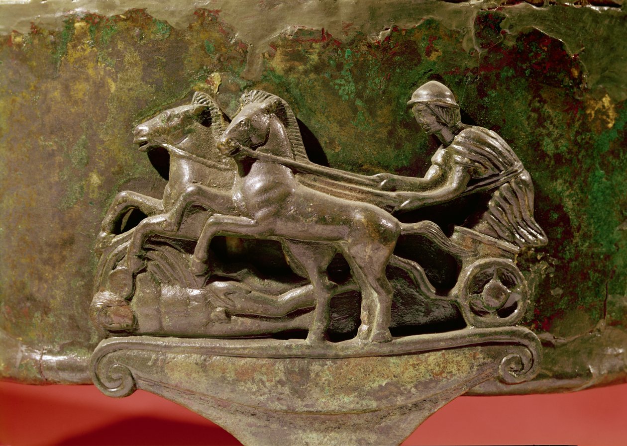 عربة بمركبته ، التفاصيل من cist ، القرن الثامن-الأول قبل الميلاد (برونزية) بواسطة إتروسكان