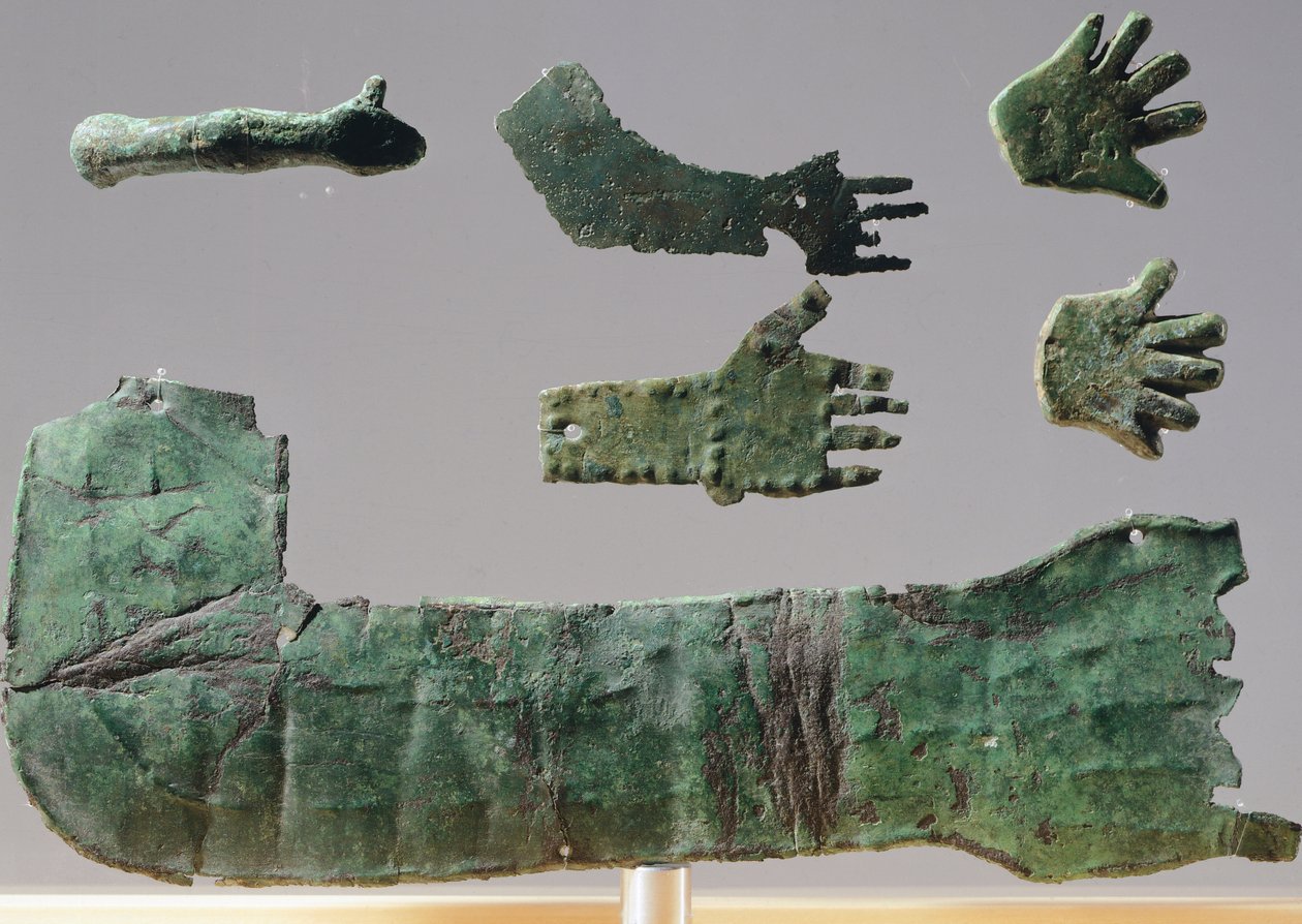 Ex-voto في لوحة برونزية تصور الأطراف العلوية. المصنوعات اليدوية من كائنات حرم Reithia Este (Venetia). الحضارة الأترورية ، القرن الخامس والرابع قبل الميلاد. بواسطة إتروسكان