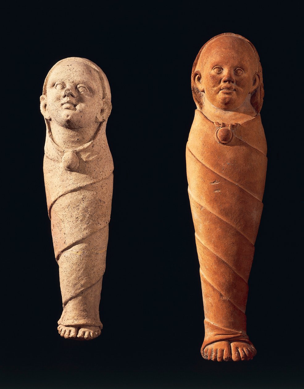 Terracotta ex-voto مع الأطفال ، من مكان نذري ، من Tessennano (لاتسيو). الحضارة الأترورية ، القرن الرابع قبل الميلاد. بواسطة إتروسكان