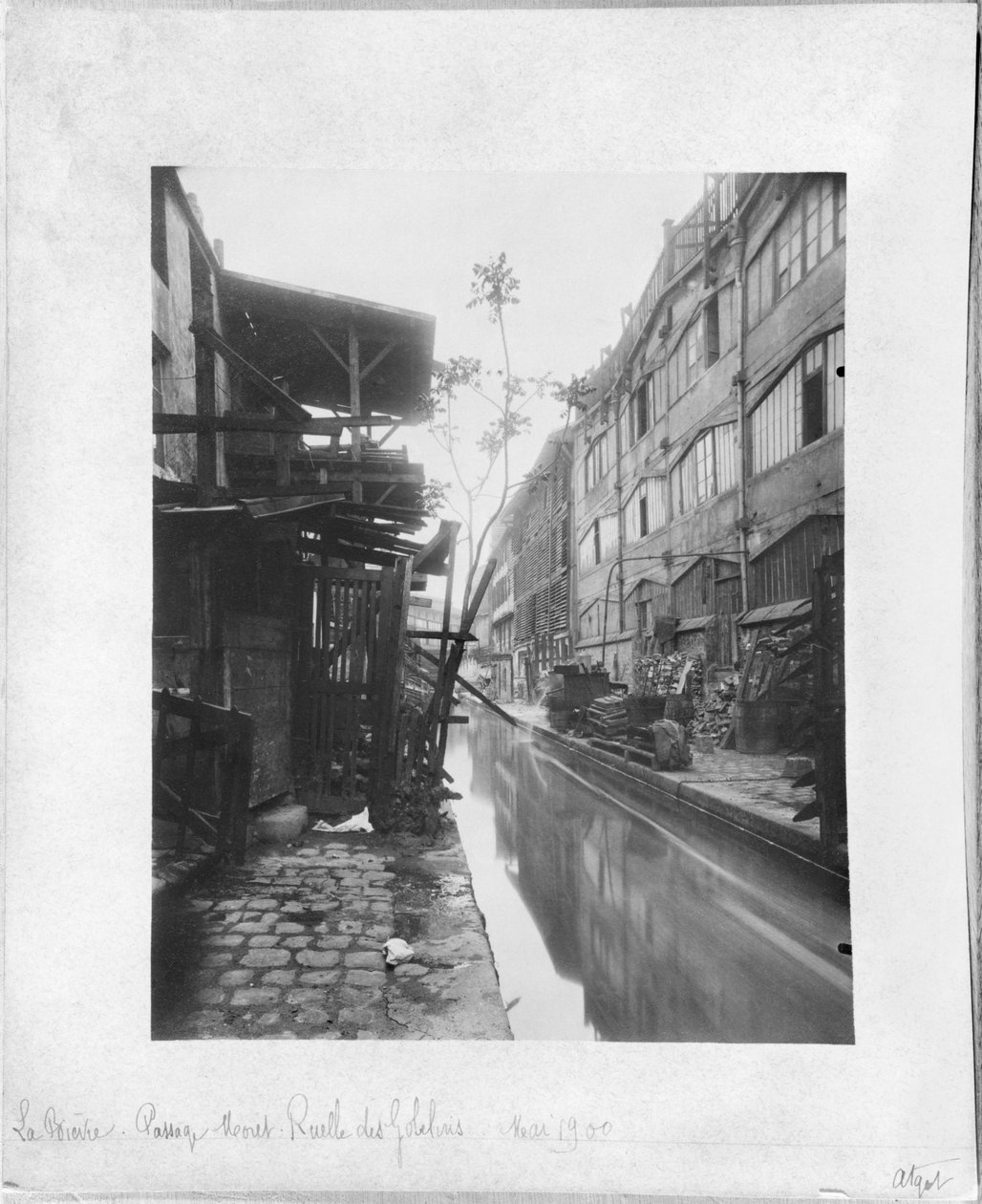 The Bievre، Passage Moret، Ruelle des Gobelins، Paris، May 1900 بواسطة يوجين أتيج