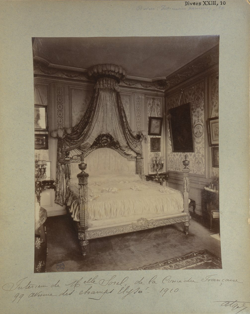 غرفة نوم سيسيل سوريل في 99 Avenue des Champs Elysees ، 1910 بواسطة يوجين أتيج