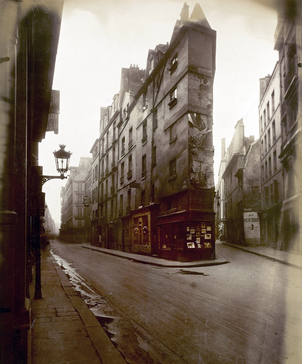 Rue de Seine and Rue de l'Echaude ، Paris ، ج .1924 (b / w photo) بواسطة يوجين أتيج
