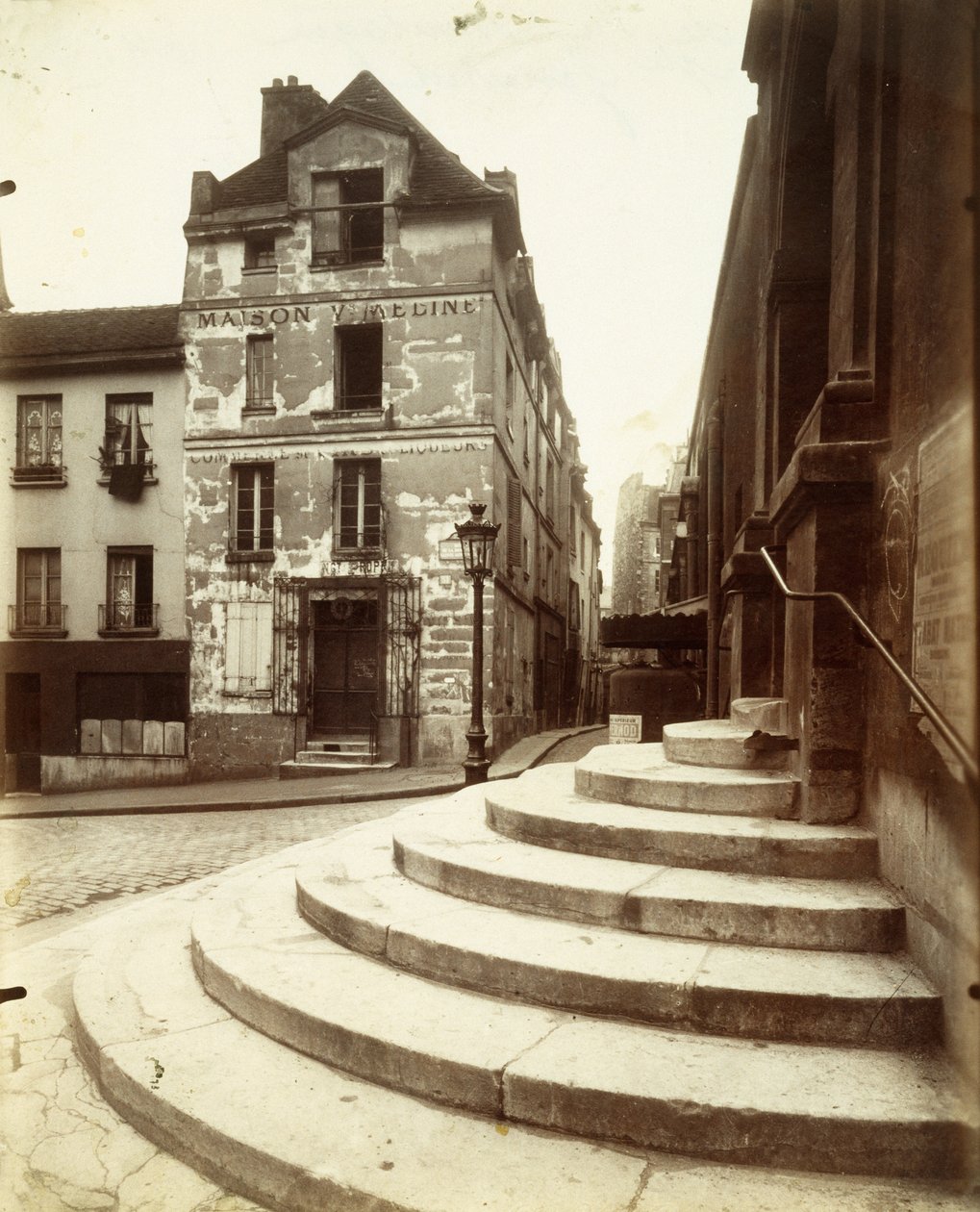 Rue de la Montagne-Sainte-GenevievŠ من سلسلة The Art of Old Paris بواسطة يوجين أتيج