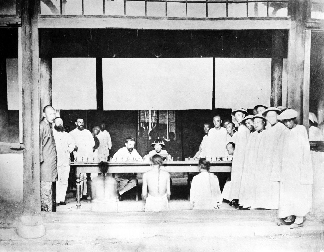محكمة الصلح الصينية ، c.1880-90 بواسطة المصور الأوروبي