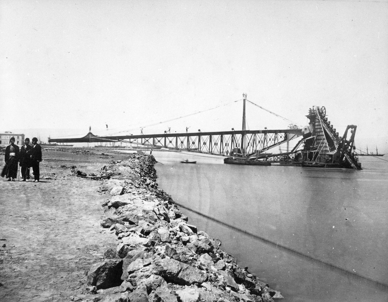 تجريف قناة السويس ، 1870 م بواسطة المصور الأوروبي
