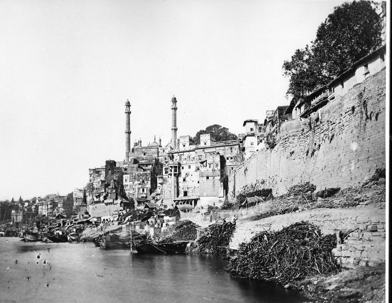 باتشانغا غات ومسجد أورنجزيب ، بيناريس ، c.1860-70s بواسطة المصور الأوروبي