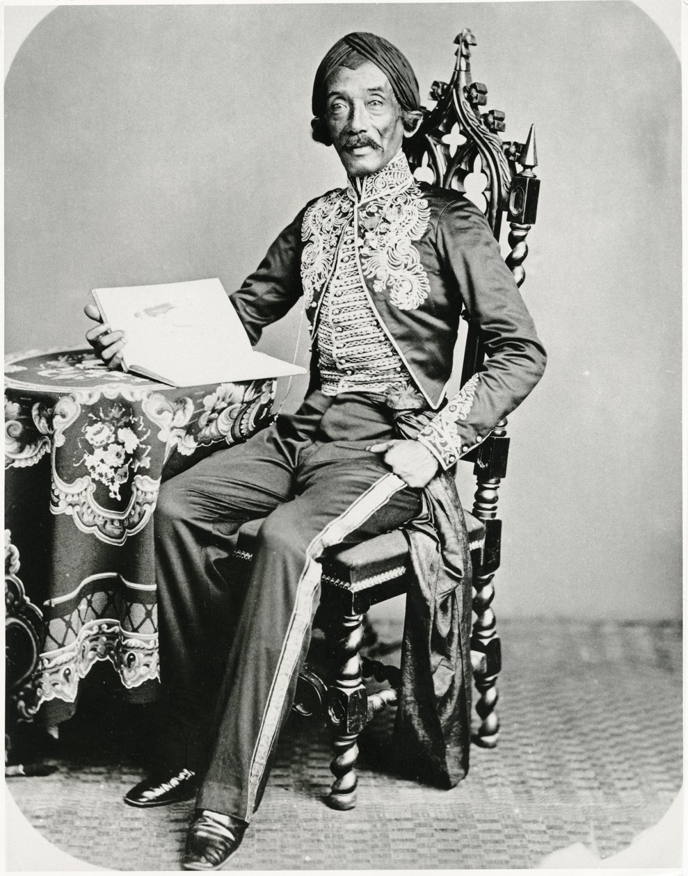 صورة لرادين صالح 1872 بواسطة المصور الأوروبي