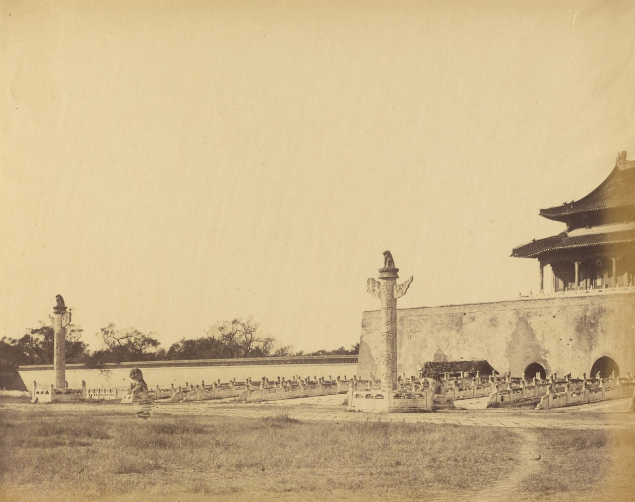 مدخل القصر الشتوي ، بيكين ، أكتوبر 1860 بواسطة فيليس بيتو