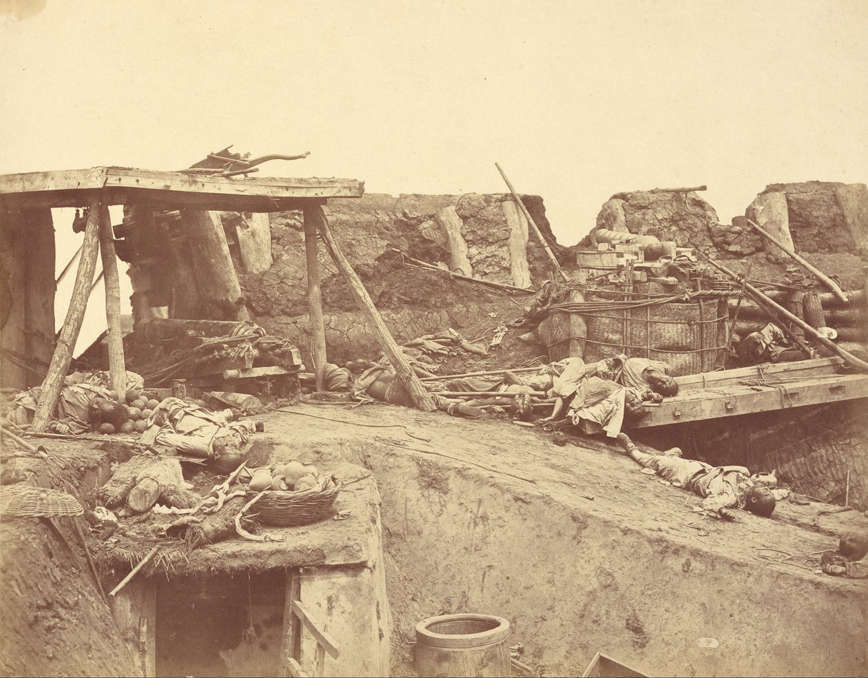 الجزء الداخلي من المدخل الإنجليزي للقلعة الشمالية في 21 أغسطس 1860 بواسطة فيليس بيتو