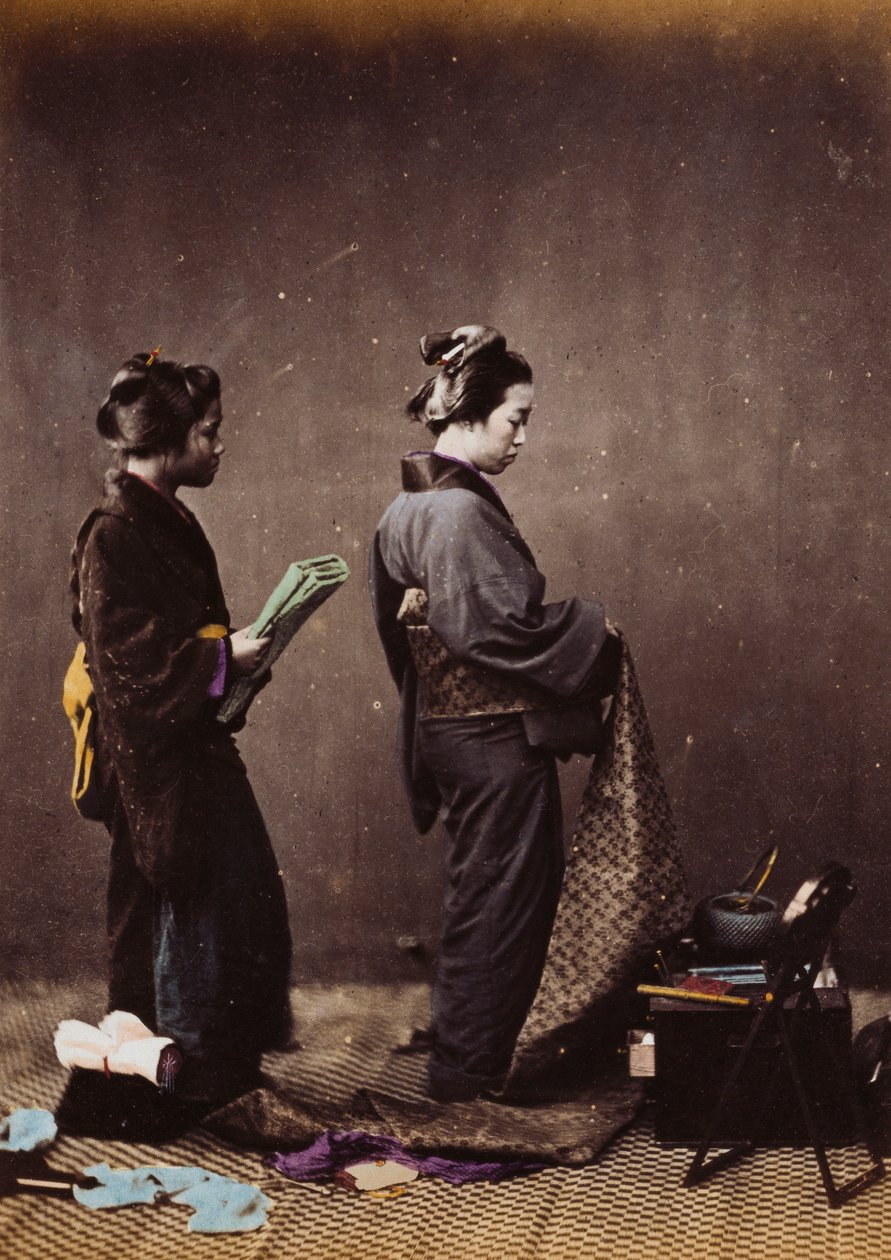 تلبيس المرأة اليابانية ، c.1870-1880 بواسطة فيليس بيتو