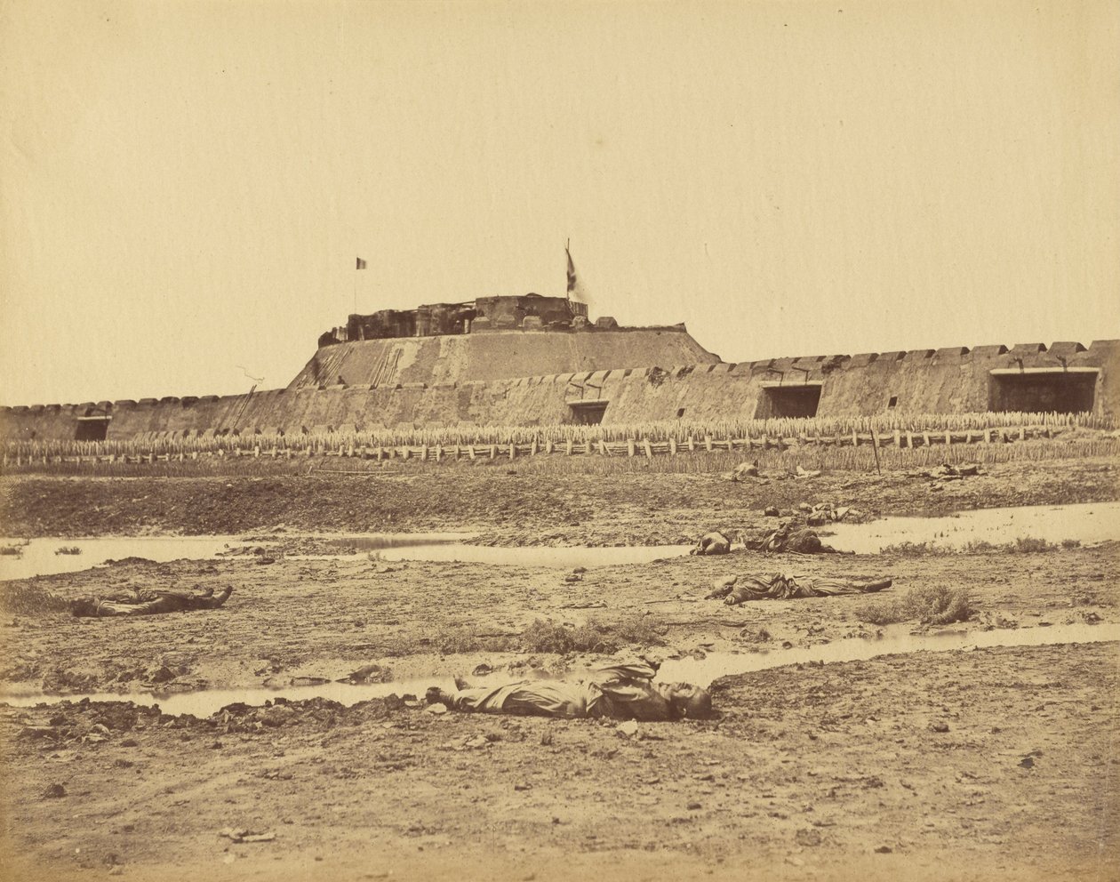 الجزء الخلفي من الحصن الشمالي يظهر تراجع الجيش الصيني ، ٢١ أغسطس ١٨٦٠ بواسطة فيليس بيتو