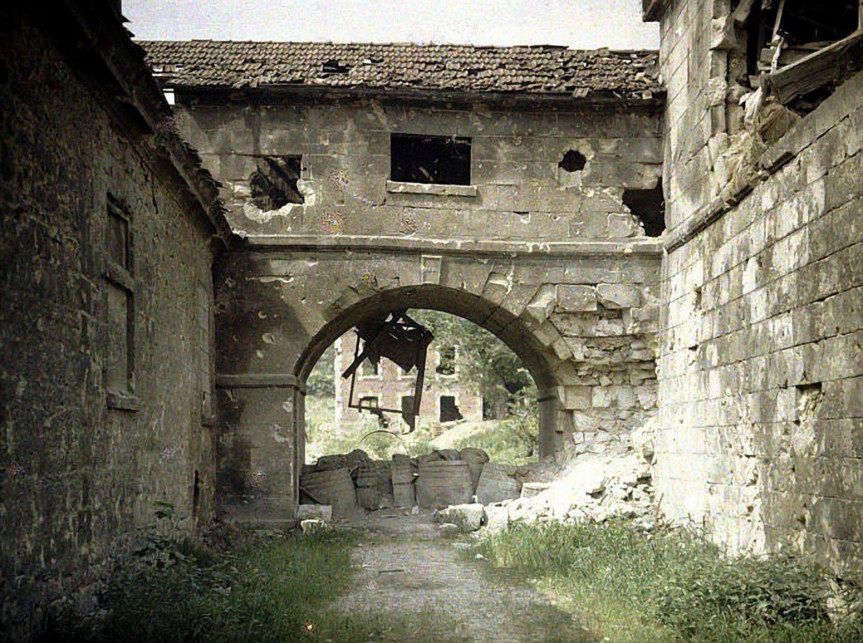 مصنع زجاج ، Vauxrot ، Cuffies ، Aisne ، فرنسا ، 1917 (autochrome) بواسطة فرناند كوفيل