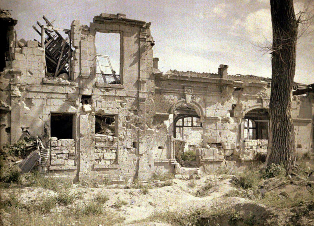 أطلال شاتو سانت بول ، كراوي ، سواسون ، أيسن ، فرنسا ، 1917 (autochrome) بواسطة فرناند كوفيل