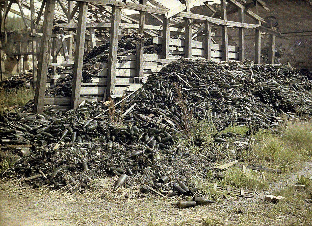 أطلال مصنع تقطير Vauxrot ، Cuffies ، Aisne ، فرنسا ، 1917 (autochrome) بواسطة فرناند كوفيل