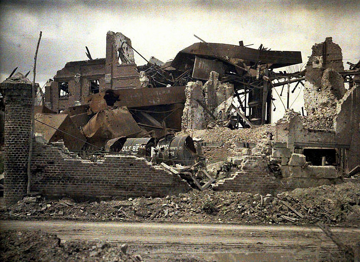 أطلال ، أيسن ، فرنسا ، 1917 (ذاتي اللون) بواسطة فرناند كوفيل