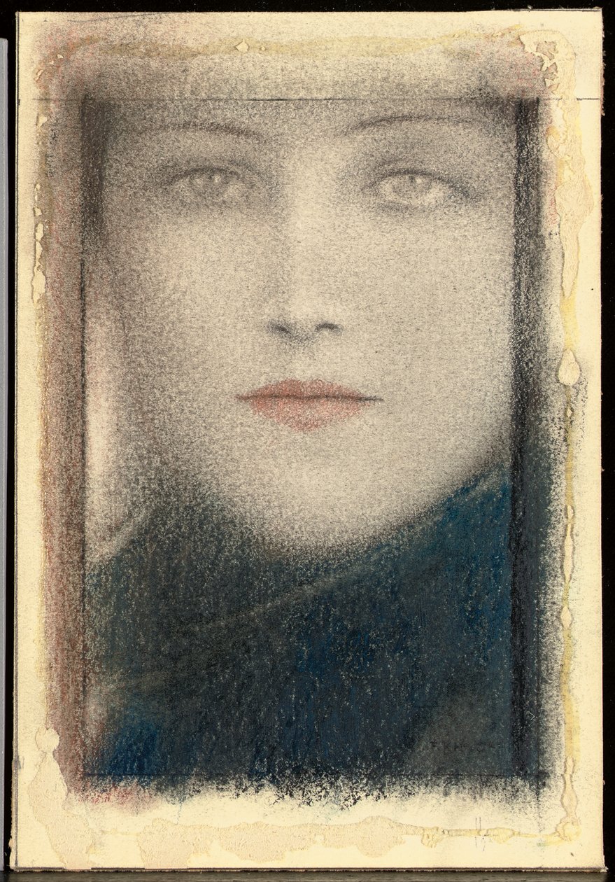 رأس امرأة ، ج .1910 بواسطة فرناند خنوف