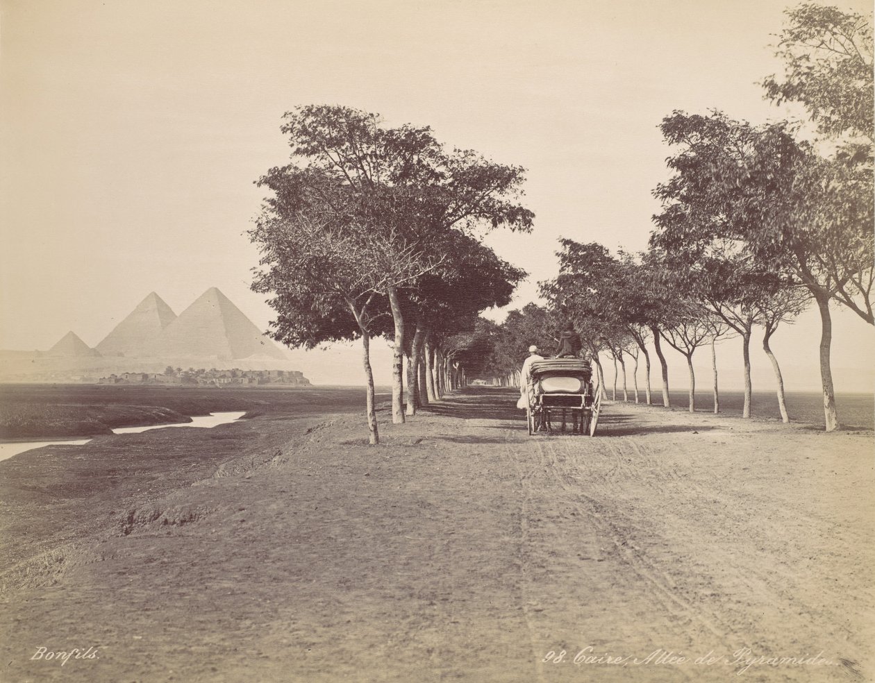 القاهرة. زقاق الأهرامات ، كاليفورنيا. 1870. بواسطة فيليكس بونفيس