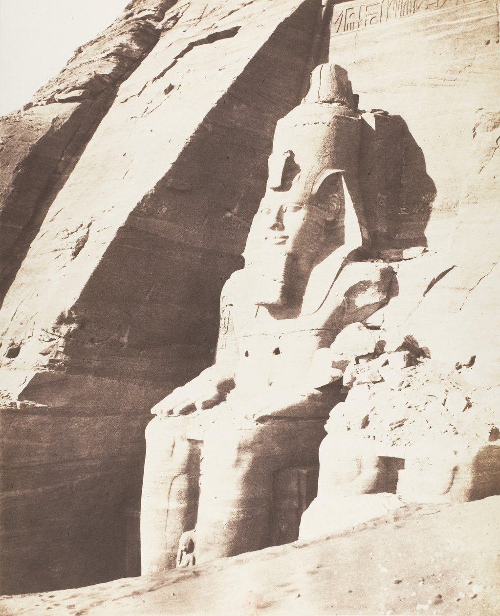 أبو سمبل ، غراند سبيوس - تماثيل ضخمة ، ثلاثة أرباع مناظر ، 1851-52 ، طبعت 1853-54. بواسطة فيليكس تينارد
