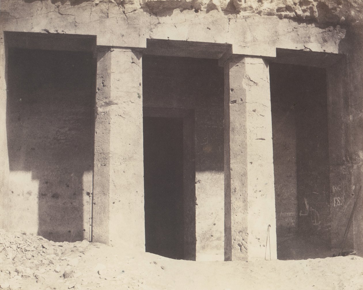 بني حسن ، العمارة الهيبوجية - قبر أموني ، 1851-52 ، طبعت 1853-54. بواسطة فيليكس تينارد