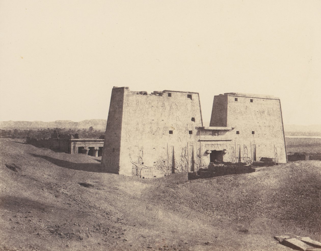 إدفو أبولونوبوليس ماجنا ، منظر عام للمعبد ، 1851-52 ، طبعت 1853-54. بواسطة فيليكس تينارد