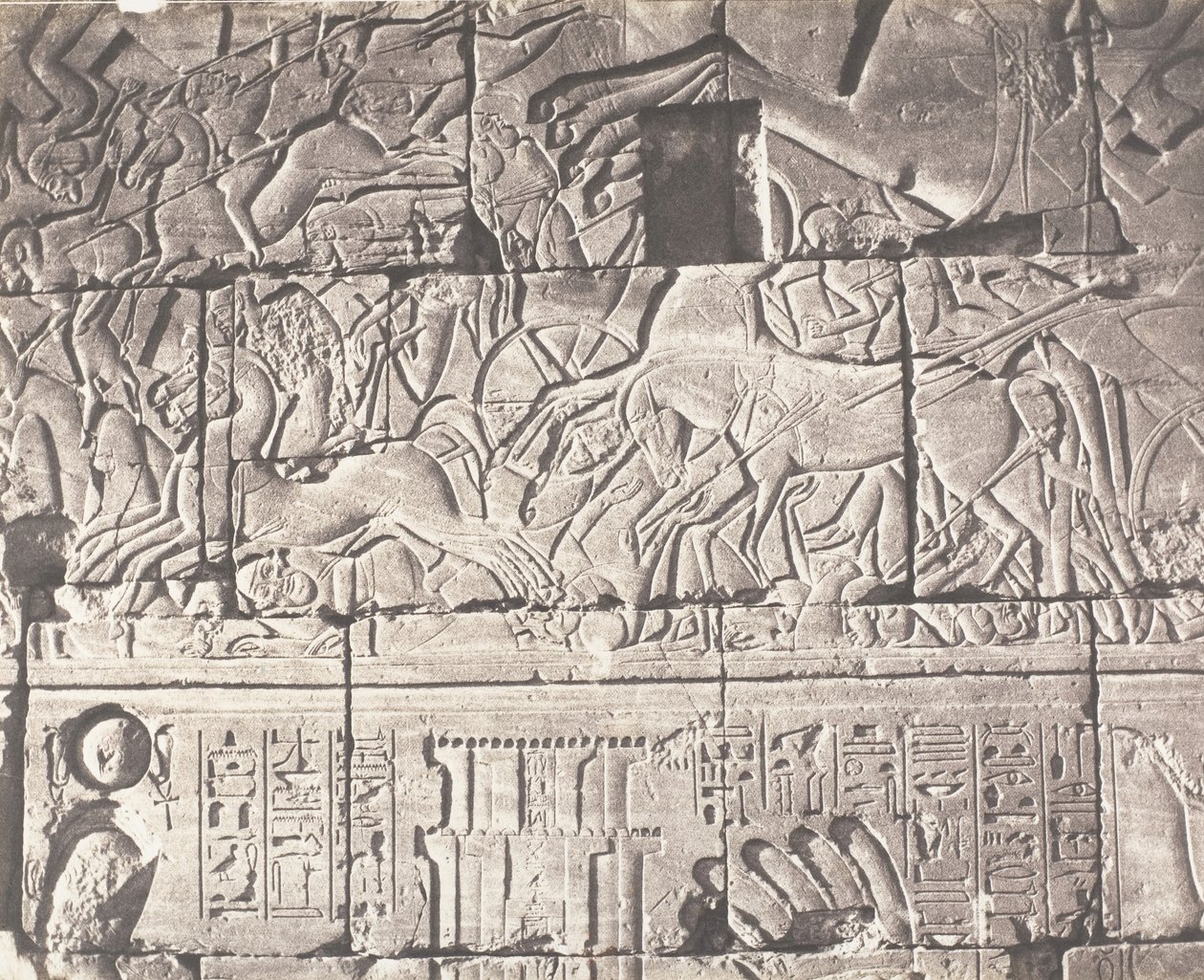 الكرنك طيبة ، قصر الضميمة - تفاصيل المنحوتات في النقطة O ، 1851-52 ، طبعت 1853-54. بواسطة فيليكس تينارد