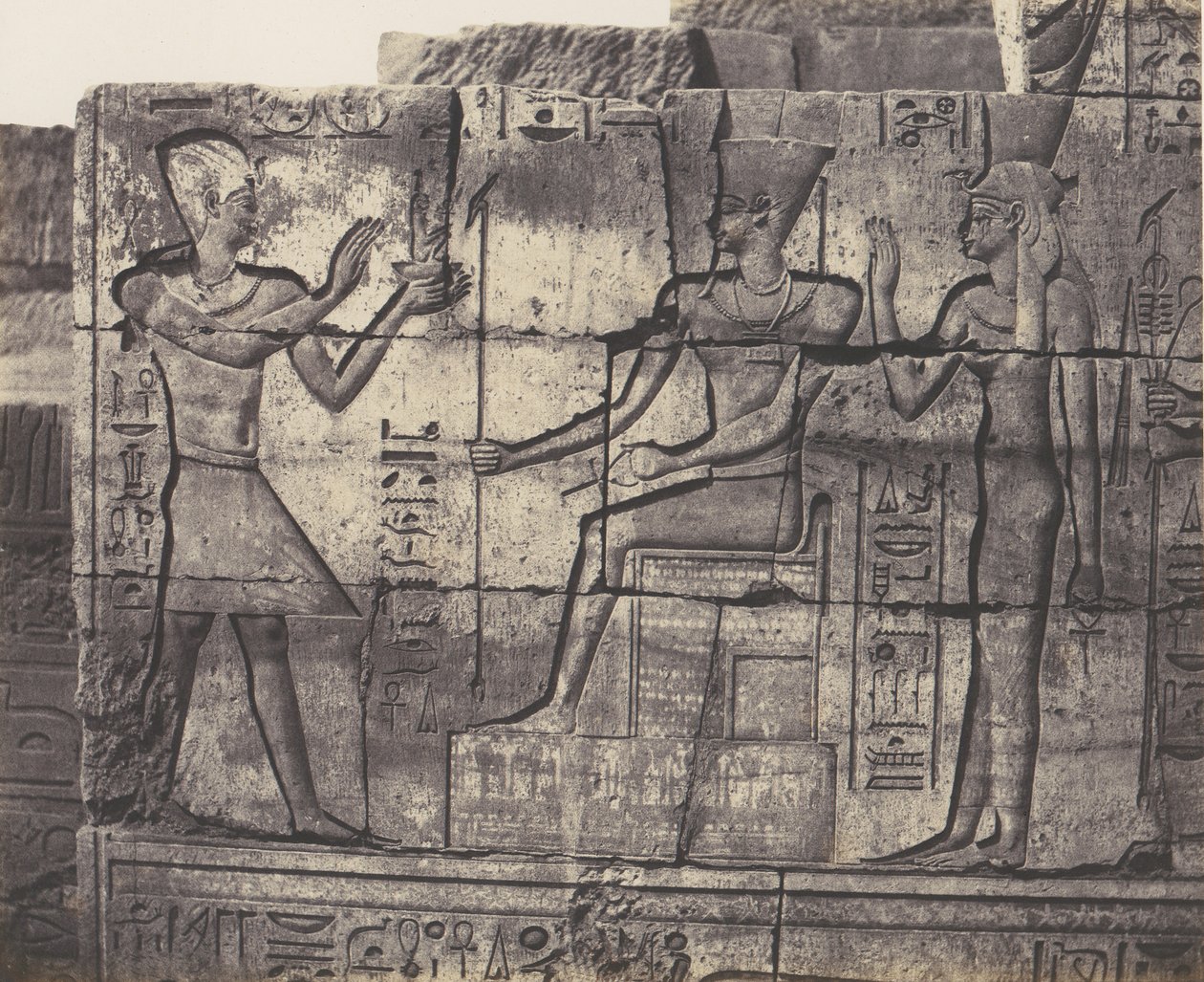 الكرنك طيبة ، مبنى في أنقاض - منحوتات من الجدار الداخلي ... ، 1851-52 ، طبعت 1853-54. بواسطة فيليكس تينارد