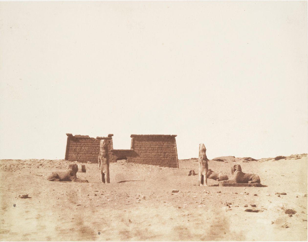 Sébôuah ، منظر عام للمعبد ، تم نشره عام 1851. بواسطة فيليكس تينارد