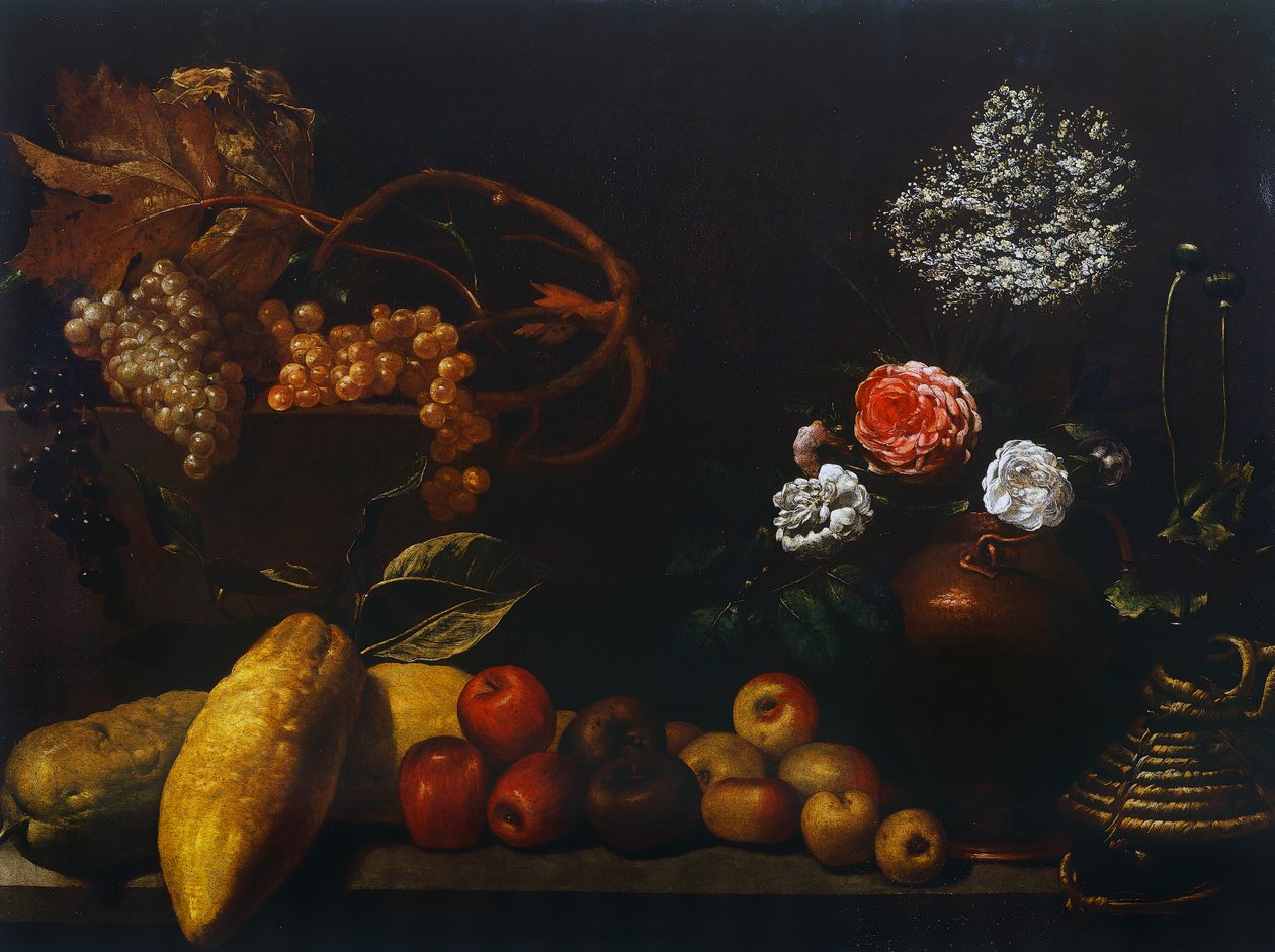 Still life with jug of copper, roses, grapes, elder flowers, citrus and apples, by Unknown artist from Florence, Italy بواسطة مدرسة فلورنسا