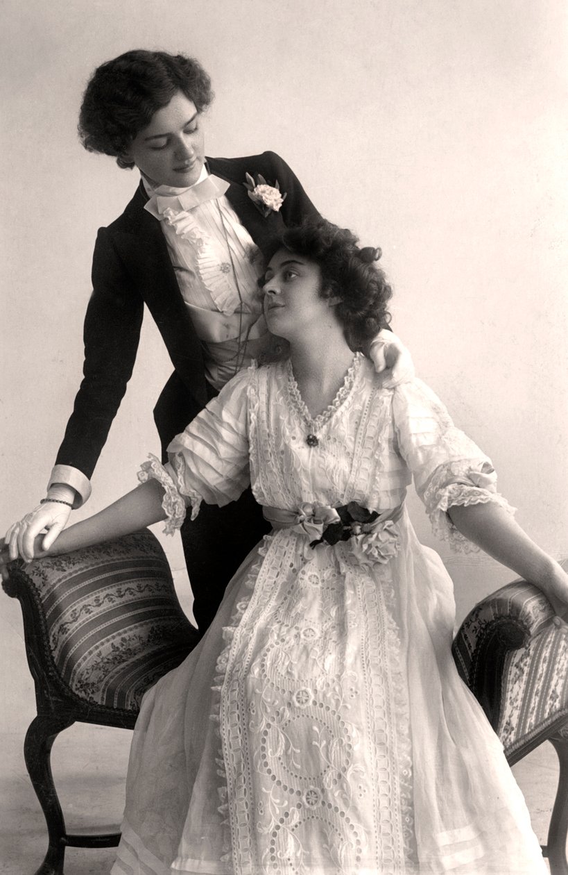 Lily Elsie 1886-1962 و Adrienne Augarde 1882-1913 ، الممثلات الإنجليزية ، 1907. بواسطة فولشام وبانفيلد