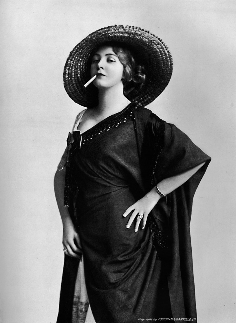 تدخين المرأة ، 1917 بواسطة فولشام وبانفيلد