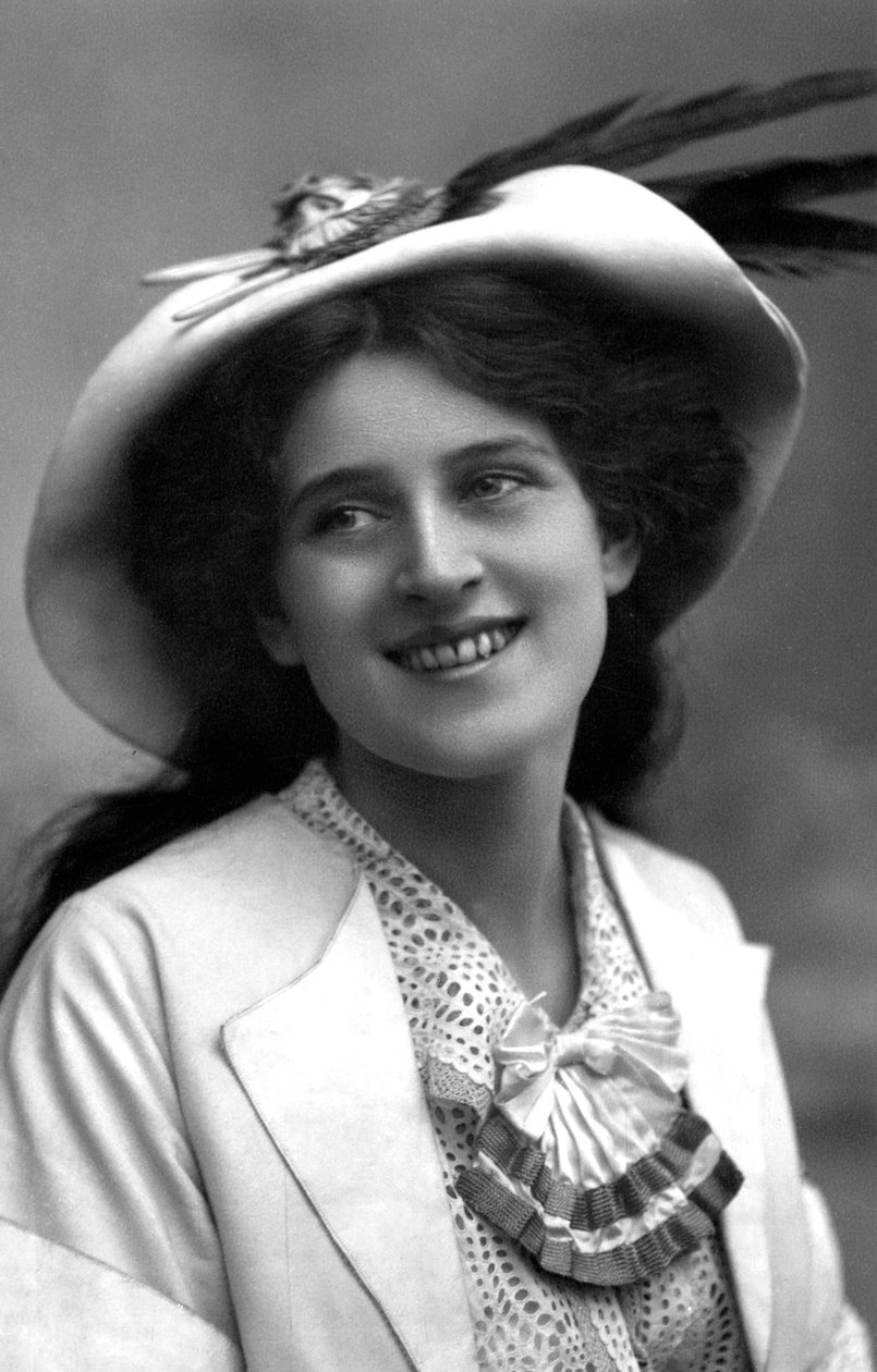 زينة دير 1887-1975 ، الممثلة الإنجليزية ، 1908. بواسطة فولشام وبانفيلد