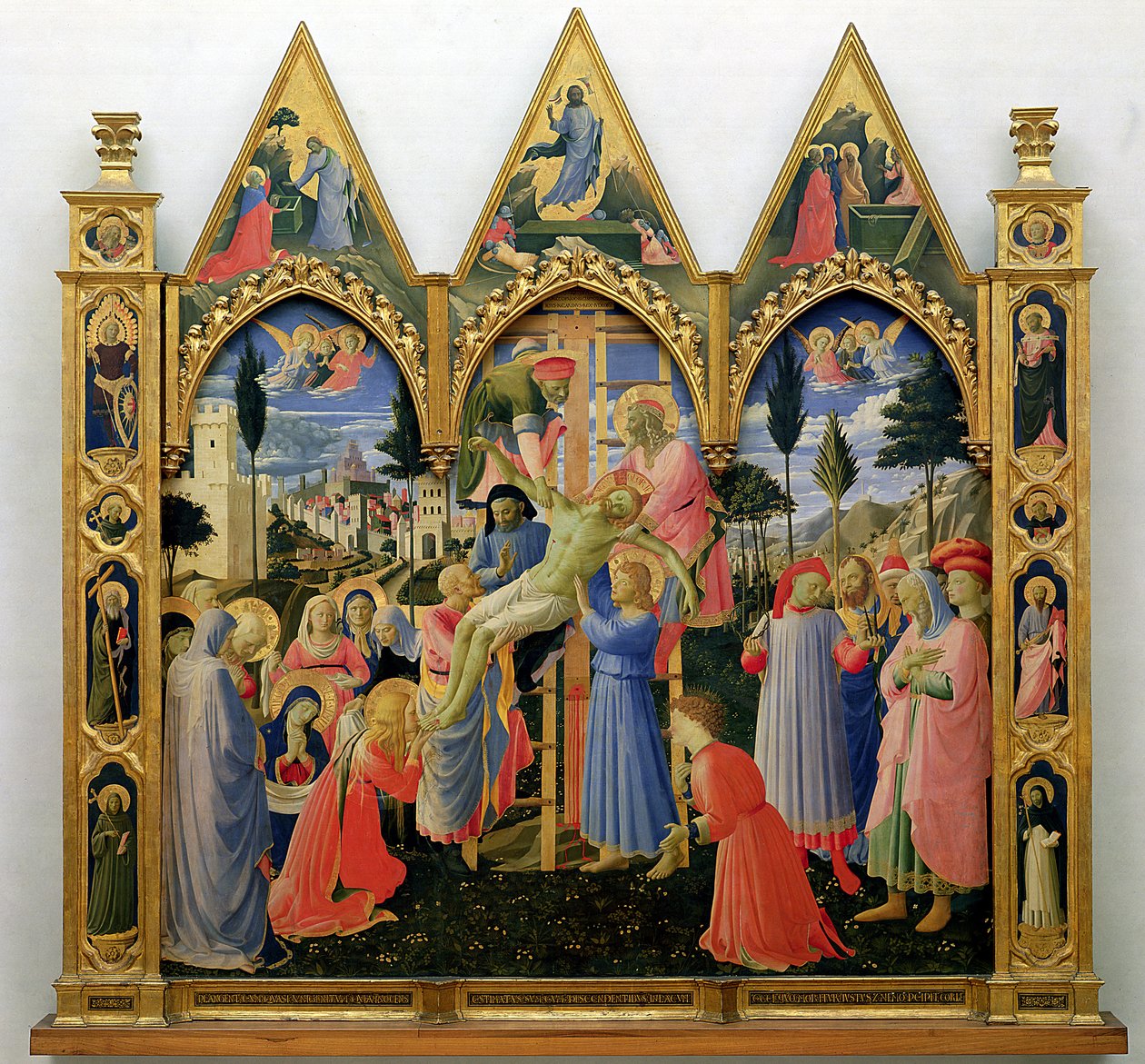 سانتا ترينيتا Altarpiece ، الإطار والقمم من قبل Lorenzo Monaco (Piero di Giovanni) (c.1370-1425) اكتمل c.1434 (درجة الحرارة والذهب على اللوحة) بواسطة فرا انجيليكو