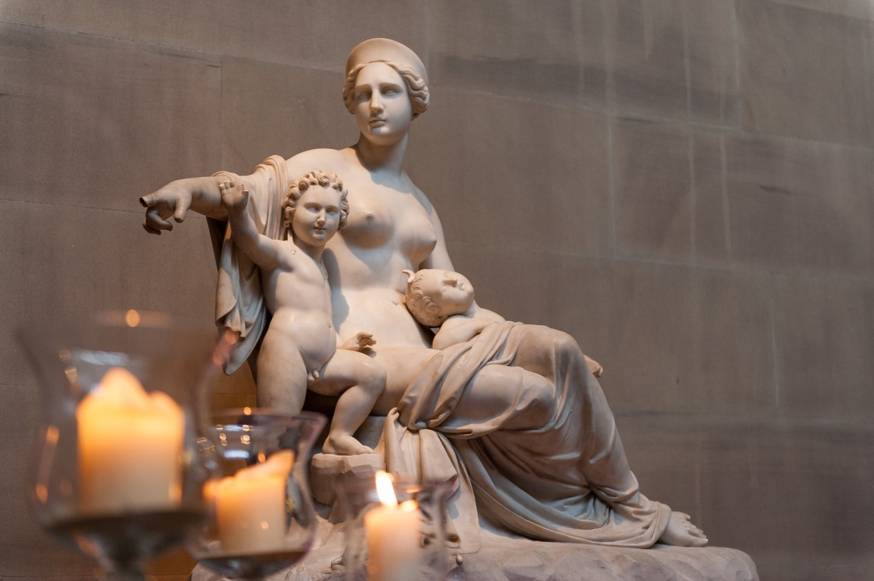 Latona with Apollo and Artemis (marble) بواسطة فرانشيسكو بوتزي