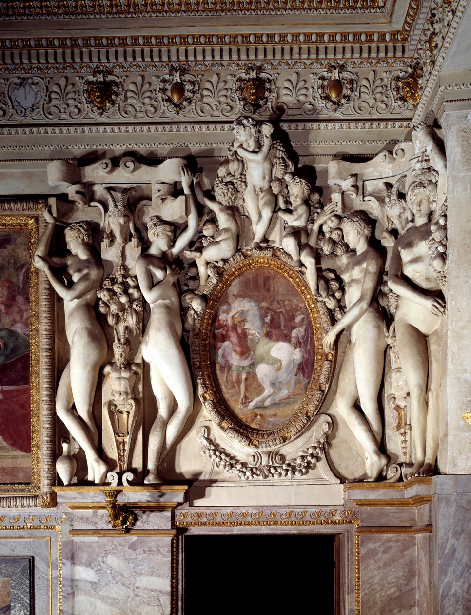 الهندسة المعمارية: تفاصيل غرفة Anne de Pisseleu Duchess of Etampes (1508-1580) ، المفضلة لدى فرانسوا الأول ، في قلعة Fontainebleau المعروفة باسم King