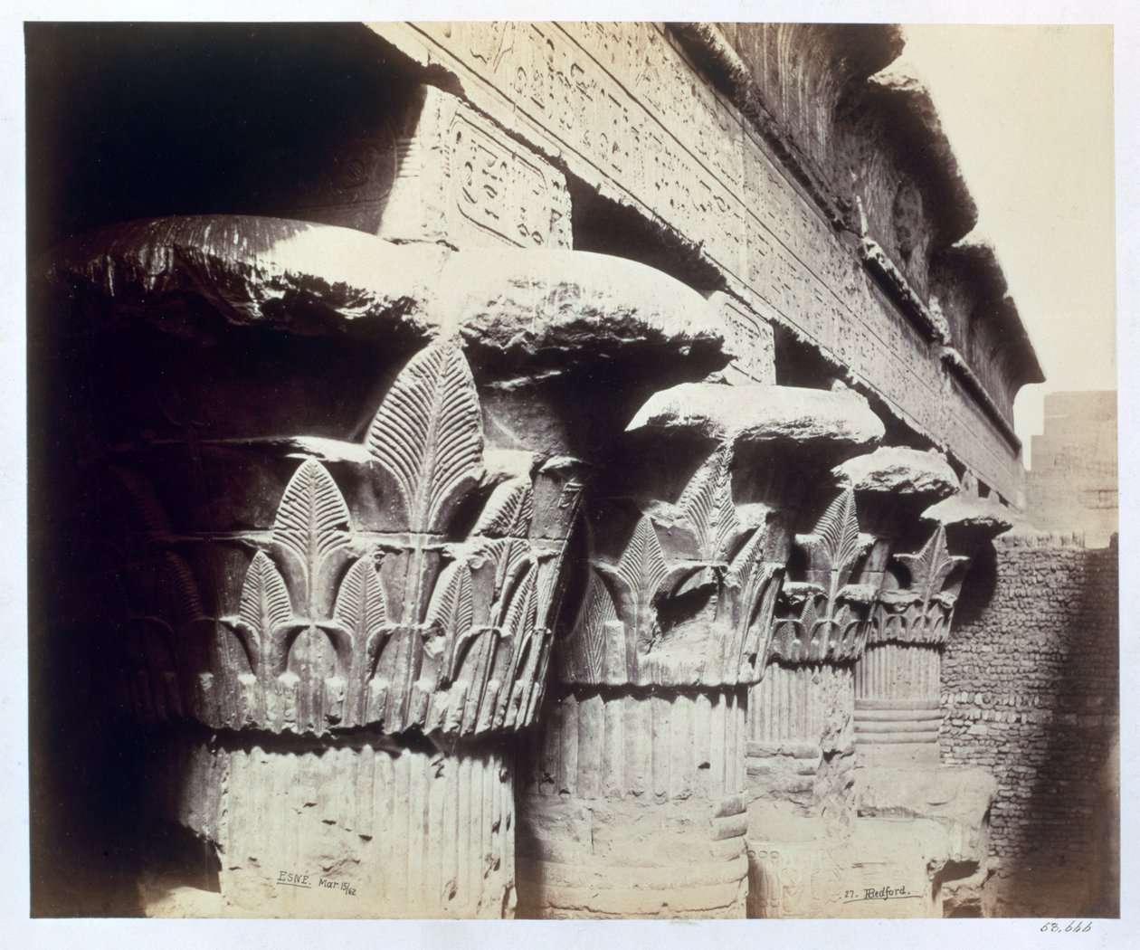 عواصم الرواق ، معبد خنوم ، إسنا ، مصر ، 1862 بواسطة فرانسيس بيدفورد