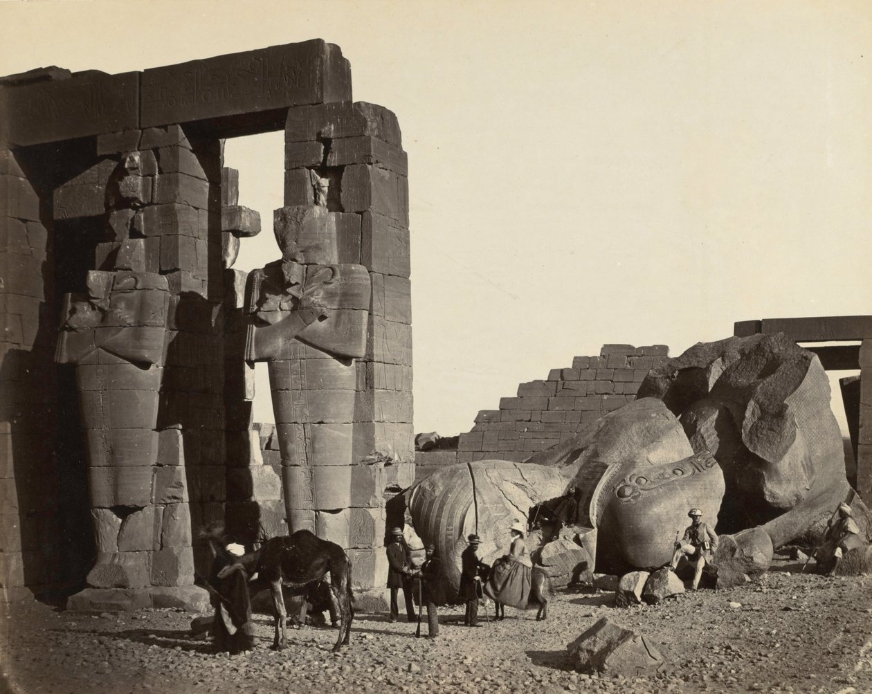 تمثال ساقط في رمسيس ، طيبة ، 1857. بواسطة فرانسيس فريث