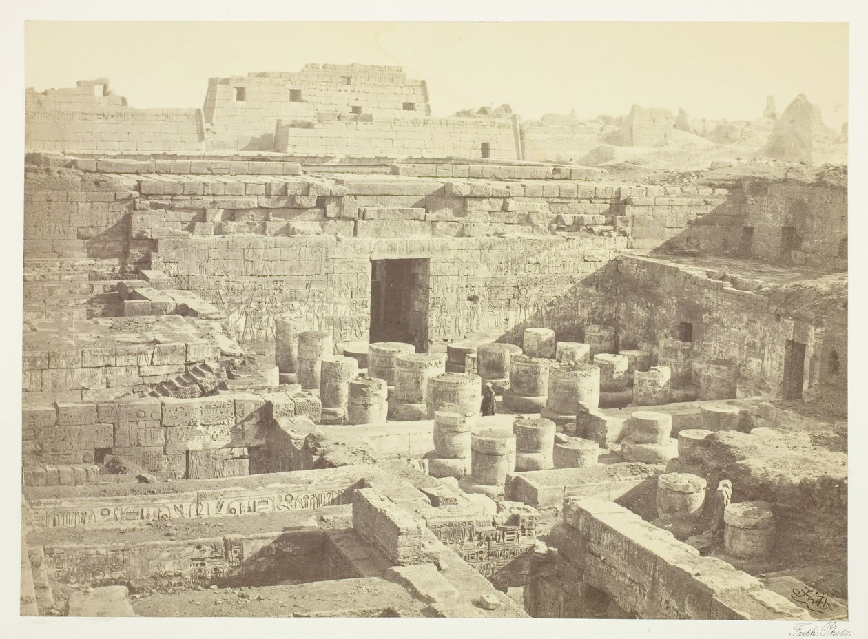 تنقيب جديد في Medinet-Haboo ، 1860 ، طُبع عام 1862. بواسطة فرانسيس فريث